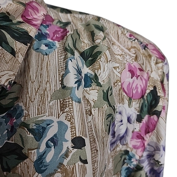Casual Corner Silk Floral Vintage Button Up Blouse. Size Large - Picture 5 of 9